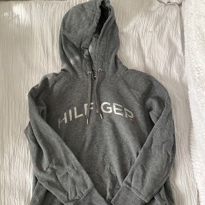 Medium Tommy Hilfiger sweatshirt, color is gray